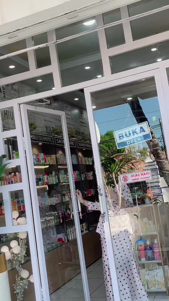 Post 5 by ROMANTIKA CANTIK on TikTok (video)