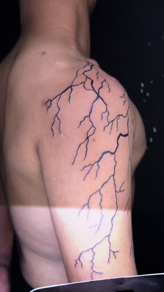Post 3 by Tokyo Tattoo on TikTok (video)