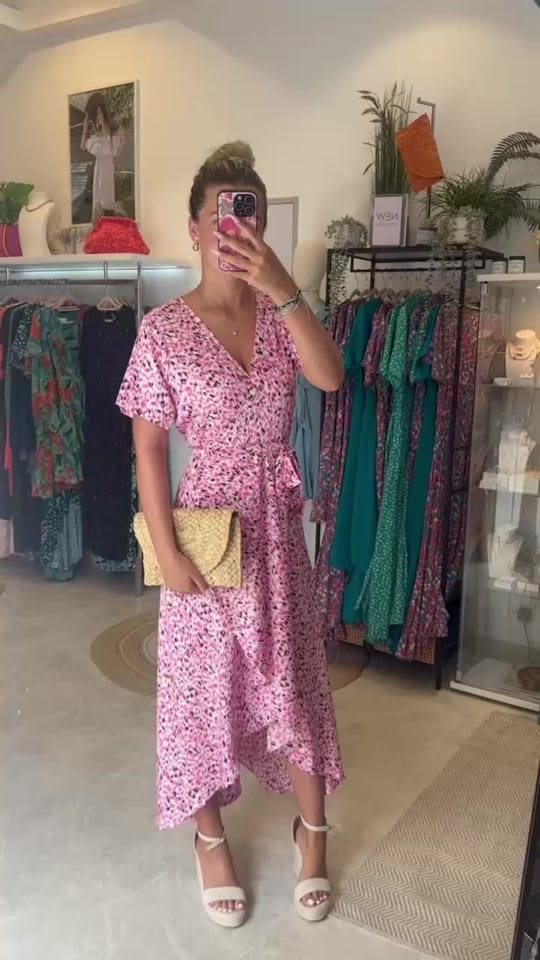Post 2 by NEON STAR DUBAI on TikTok (video)