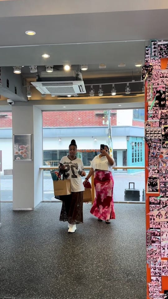 Post 3 by Sinethemba Kunene🇿🇦🇰🇷 on TikTok (video)