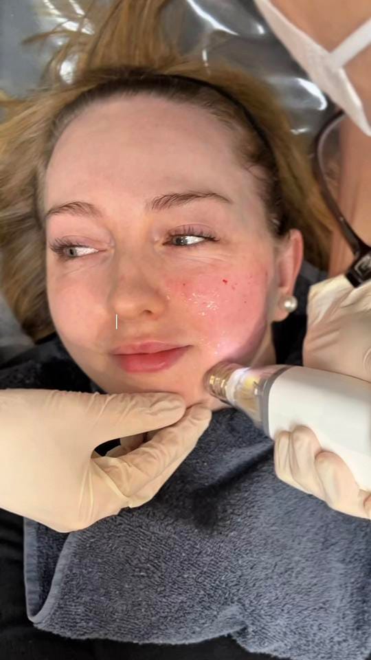 Post 4 by Laura Jung on TikTok (video)