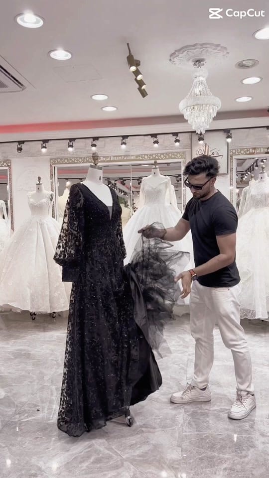 Post 10 by Royal_collection on TikTok (video)