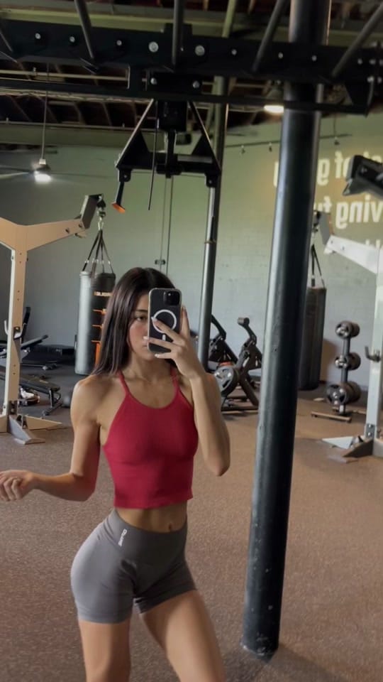 Post 6 by Paopaov on TikTok (video)