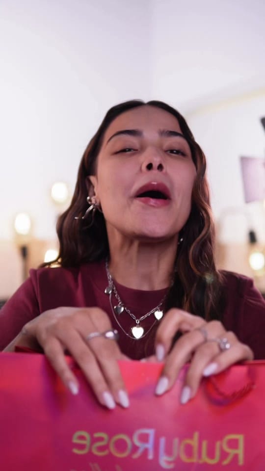 Post 4 by Marina Santoz on TikTok (video)