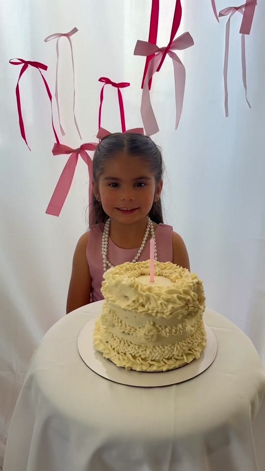 Post 1 by Mireya 🍒 on TikTok (video)