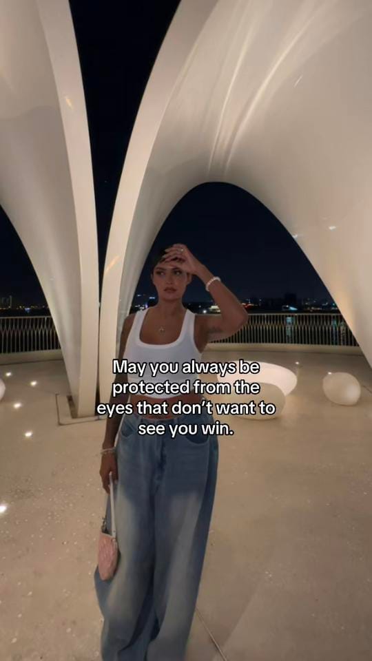 Post 4 by ALICIA BONORA on TikTok (video)