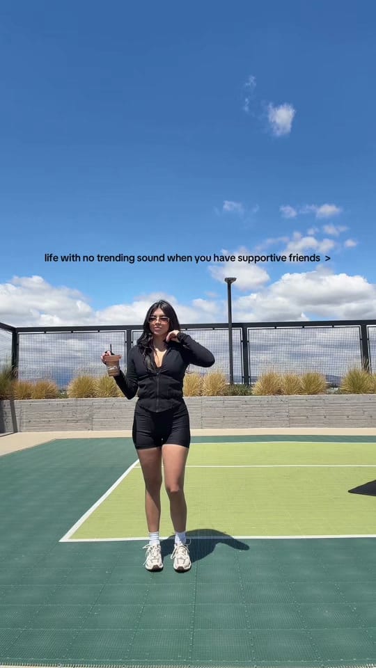 Post 5 by glohays on TikTok (video)