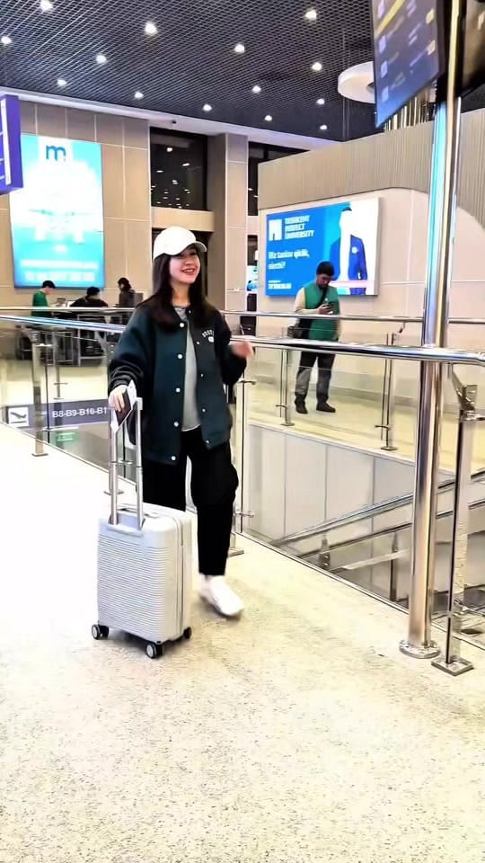 Post 5 by 디나 💕 on TikTok (video)