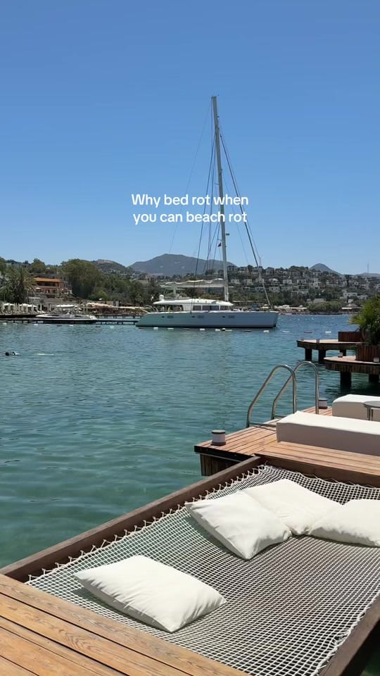 Post 2 by iva on TikTok (video)