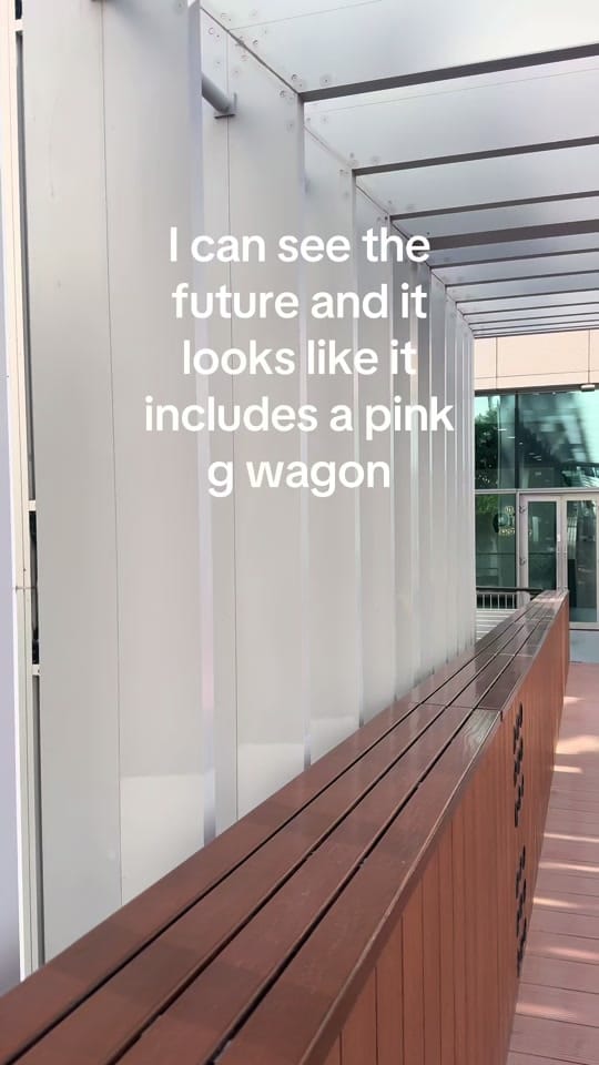 Post 3 by iva on TikTok (video)