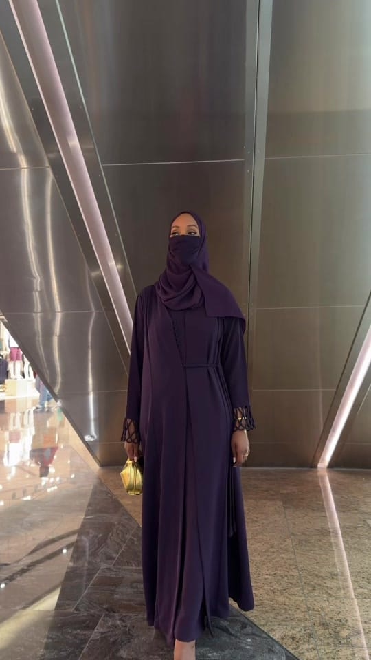 Post 4 by Mayran Modest on TikTok (video)