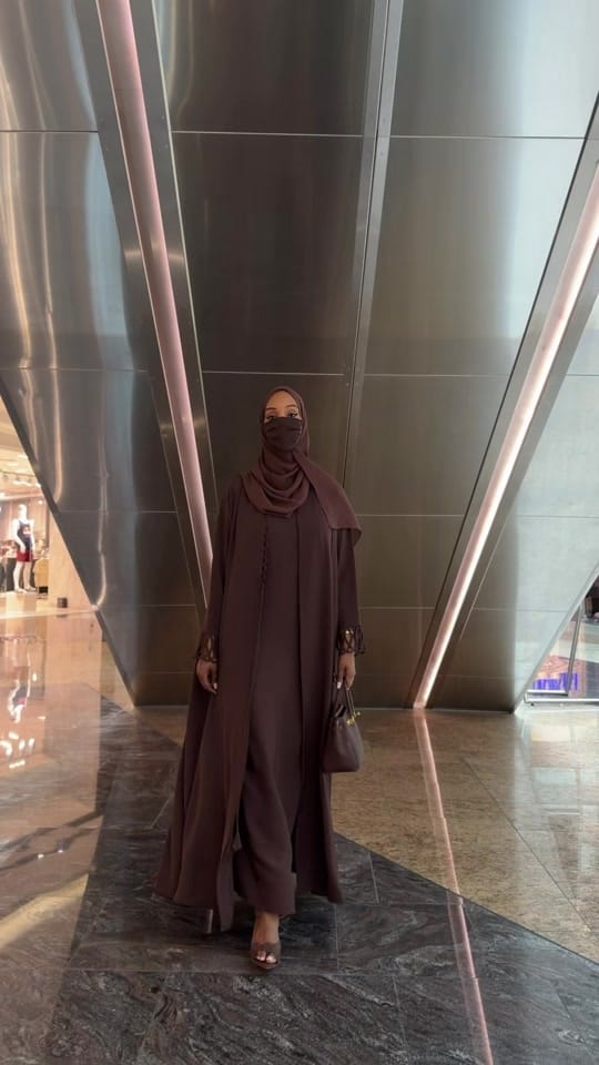 Post 2 by Mayran Modest on TikTok (video)