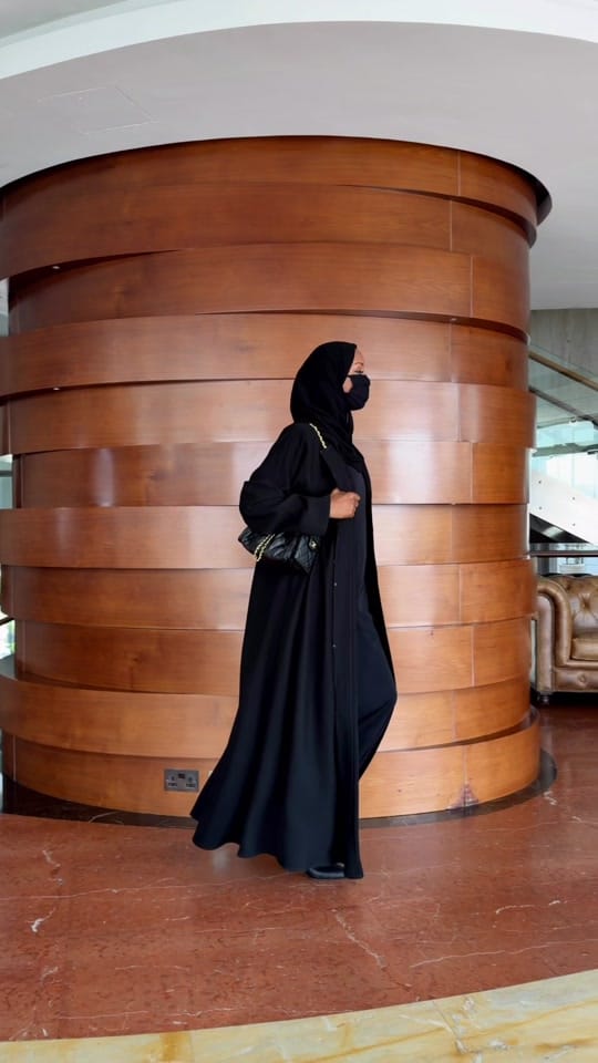 Post 8 by Mayran Modest on TikTok (video)