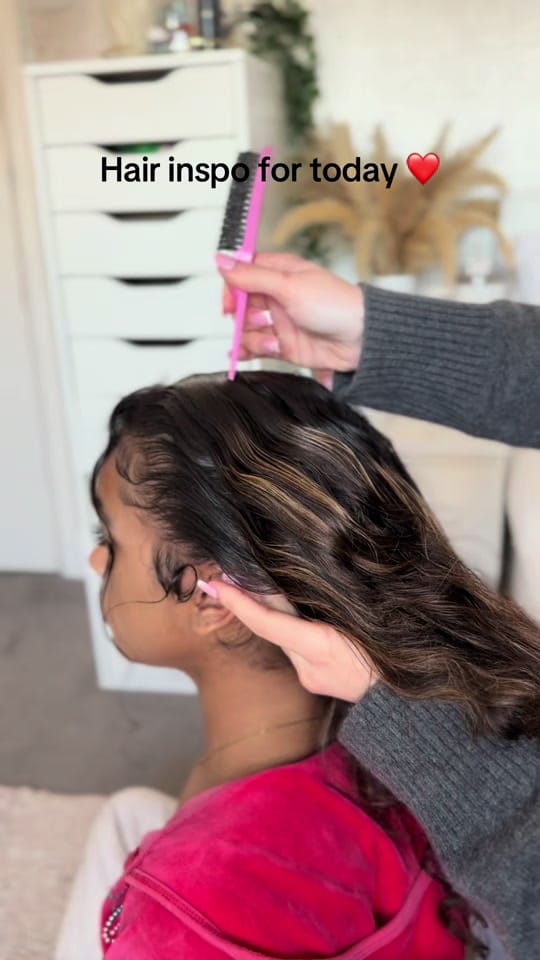 Post 10 by Lara Santos on TikTok (video)