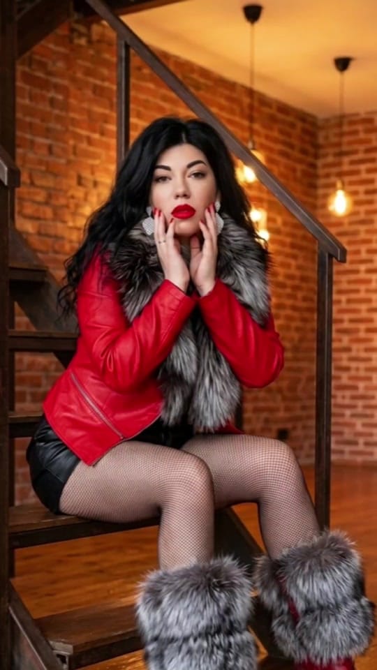 Post 8 by 👑🅑🅛🅐🅒🅚_🅟🅐🅝🅣🅔🅡👑 on TikTok (video)