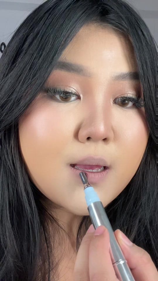 Post 3 by jovianie.makeupartist on TikTok (video)