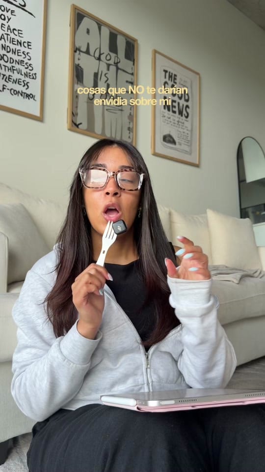 Post 4 by Ana Santelises on TikTok (video)