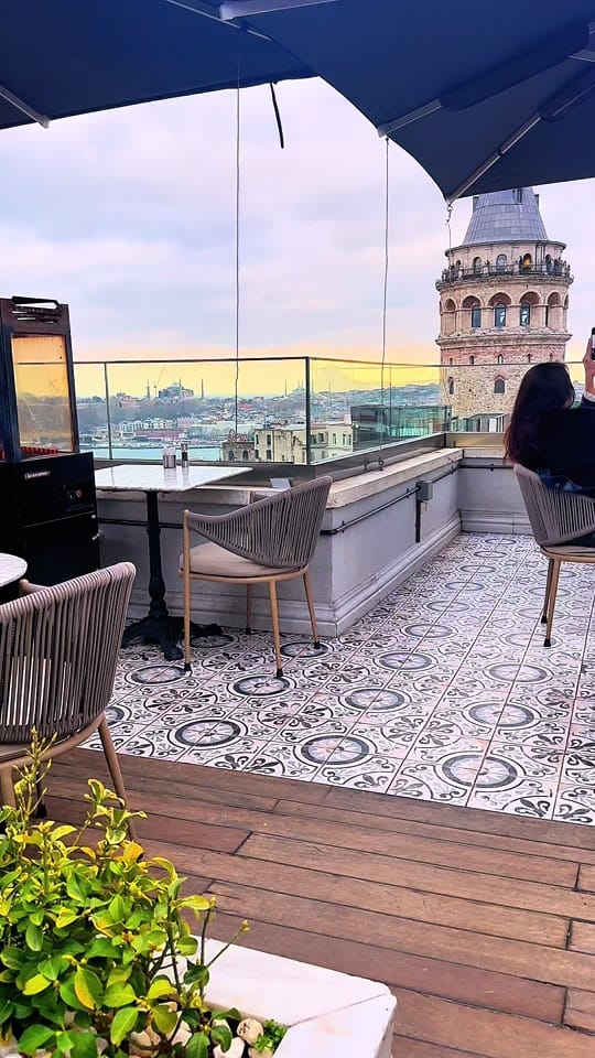 Post 5 by lului.al on TikTok (video)