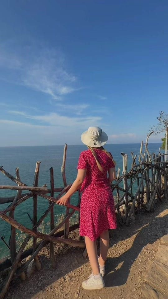 Post 2 by TravelComic on TikTok (video)