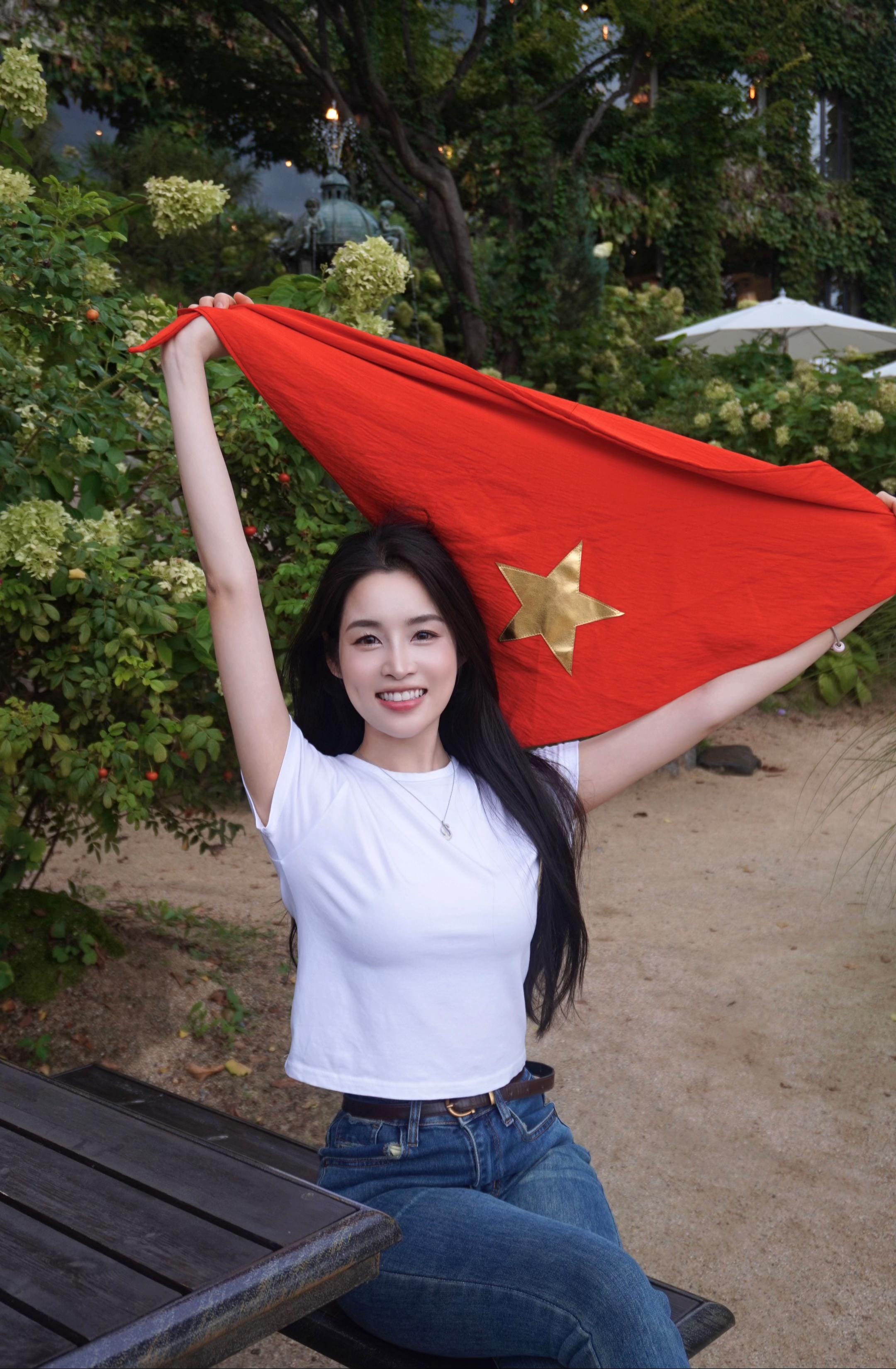 Post 6 by Tú Anh on TikTok (video)