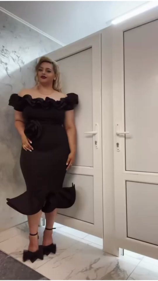 Post 3 by Adina Kasandra on TikTok (video)