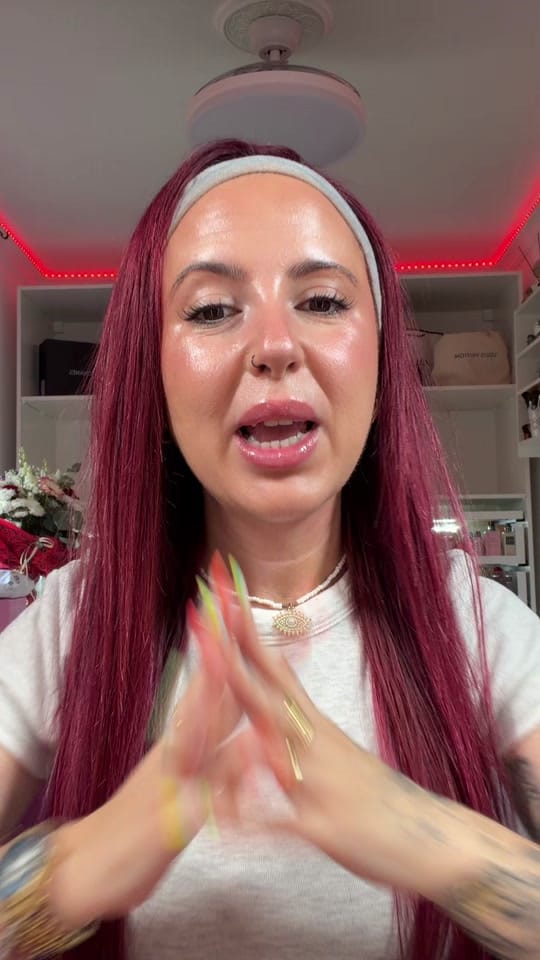 Post 1 by Isa Sanchez✨ makeup on TikTok (video)