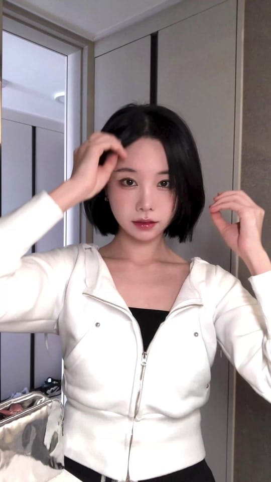 Post 2 by 글로우 on TikTok (video)