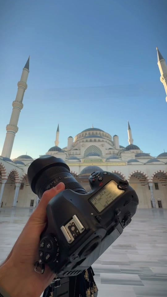 Post 5 by Photographer in Istanbul Tayli on TikTok (video)