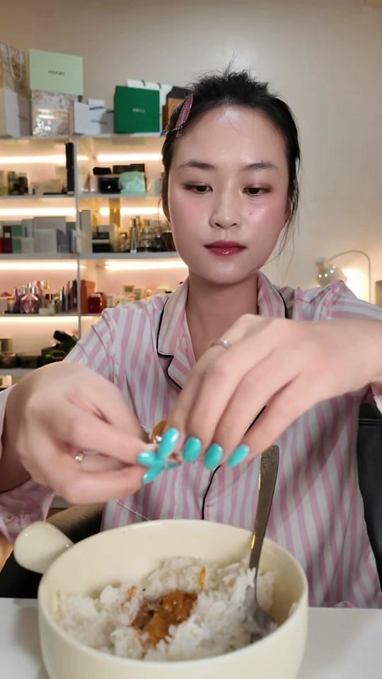 Post 6 by Rina Và Seoul on TikTok (video)