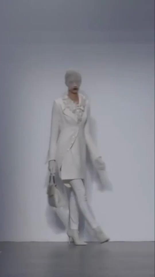 Post 2 by Arab Fashion Week on TikTok (video)