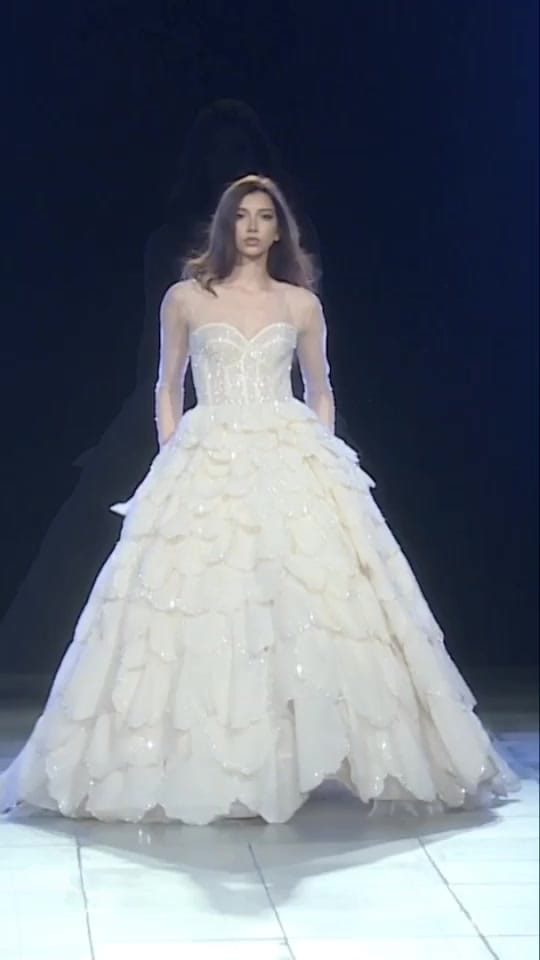 Post 7 by Arab Fashion Week on TikTok (video)