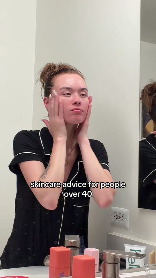 Post 8 by Emiko on TikTok (video)