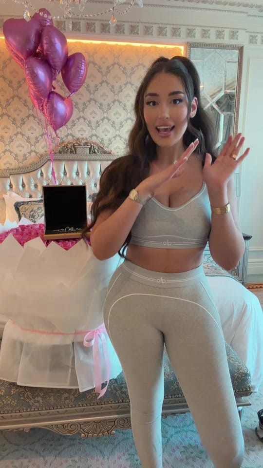 Post 3 by Nada on TikTok (video)