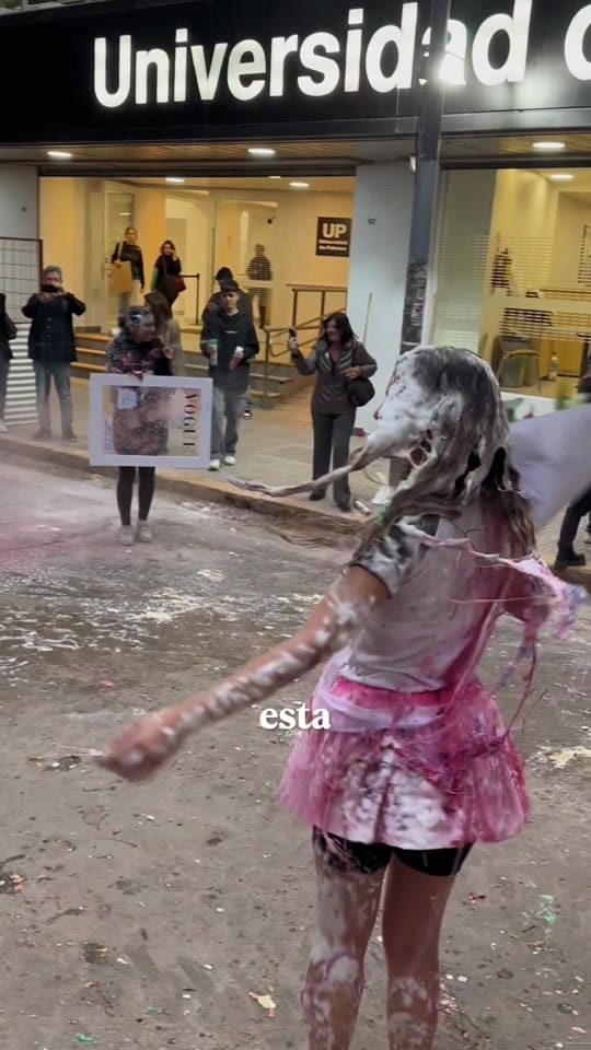 Post 9 by Lara Santarelli on TikTok (video)