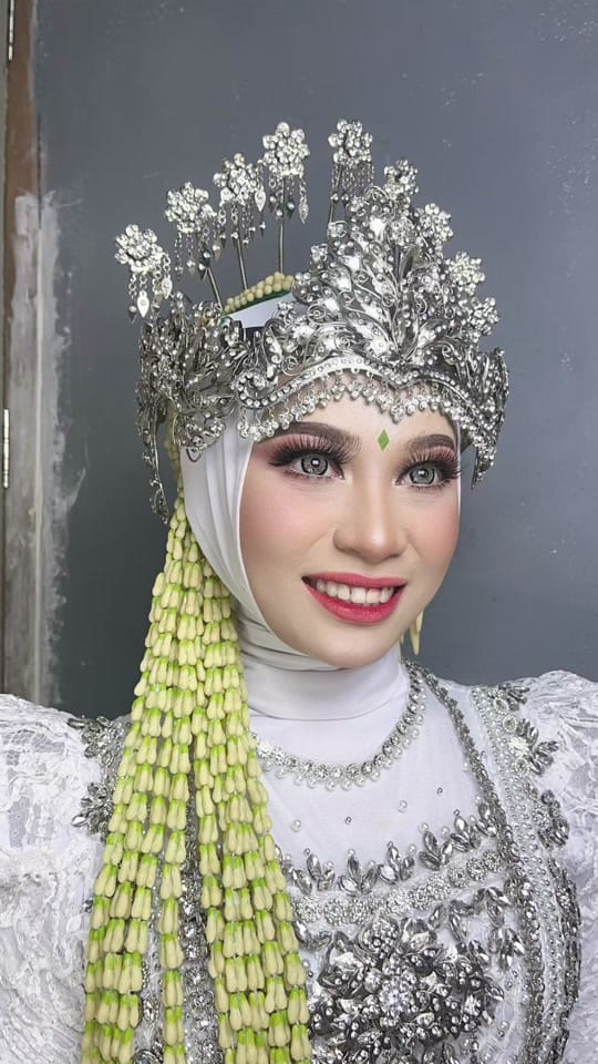 Post 10 by @mua Kalimantan barat on TikTok (video)