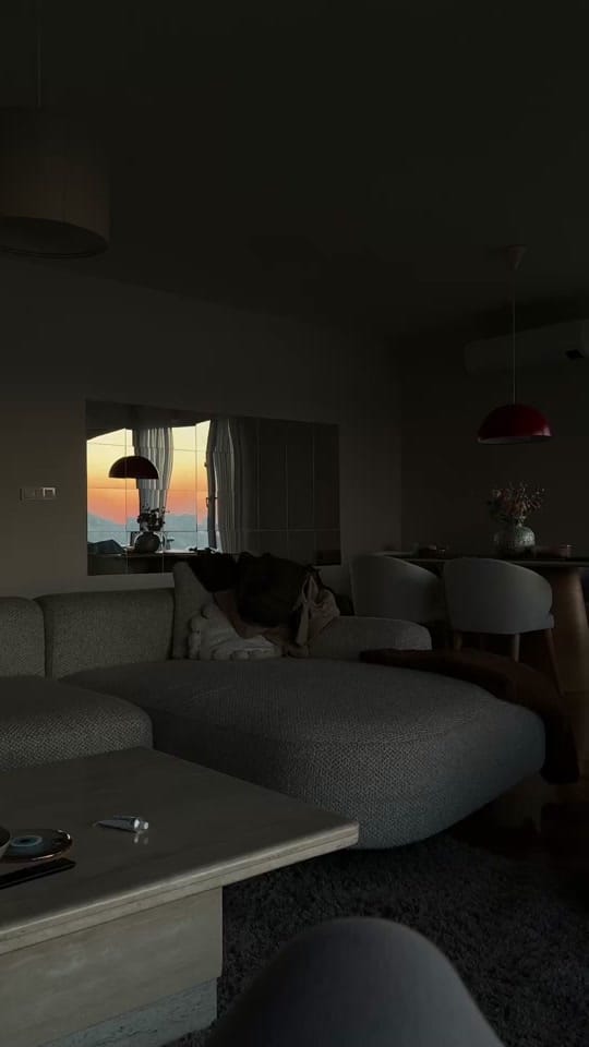 Post 4 by Esi on TikTok (video)
