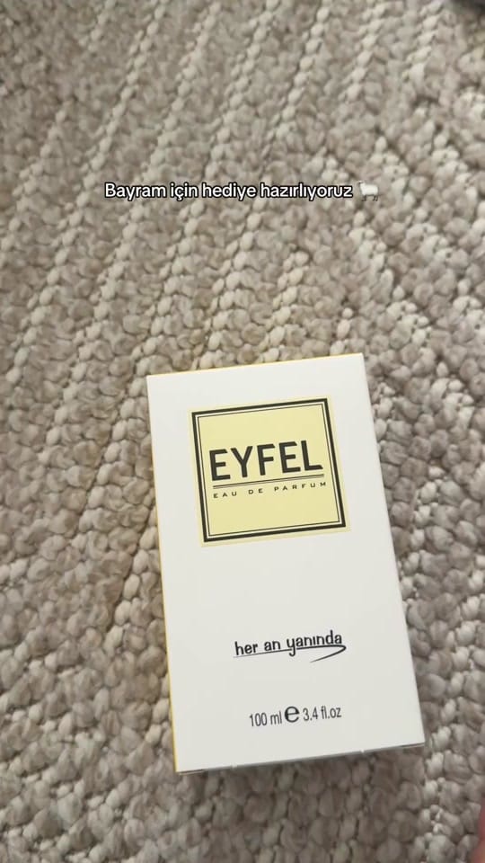 Post 2 by Esi on TikTok (video)