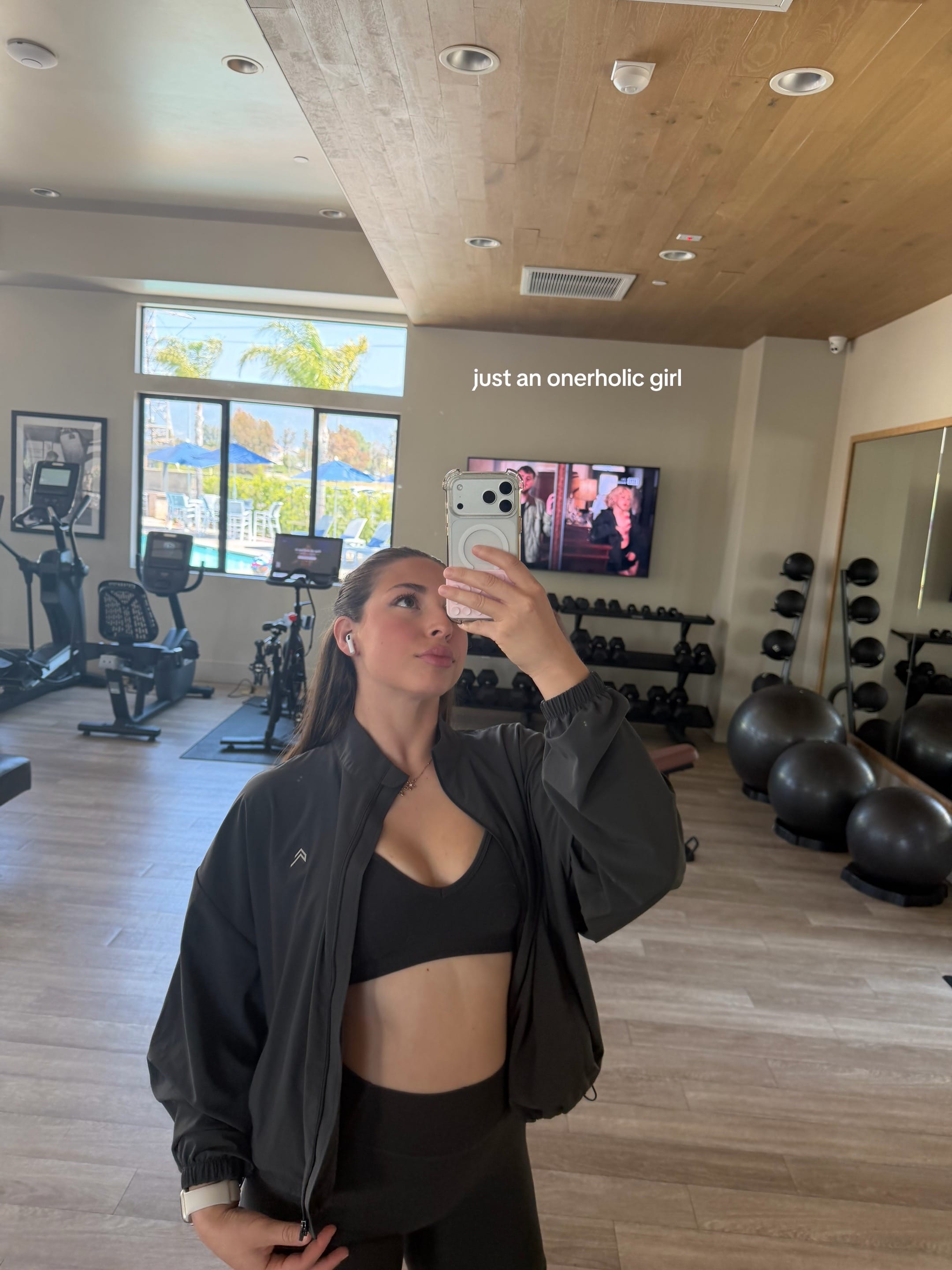 Post 6 by mirn on TikTok (video)
