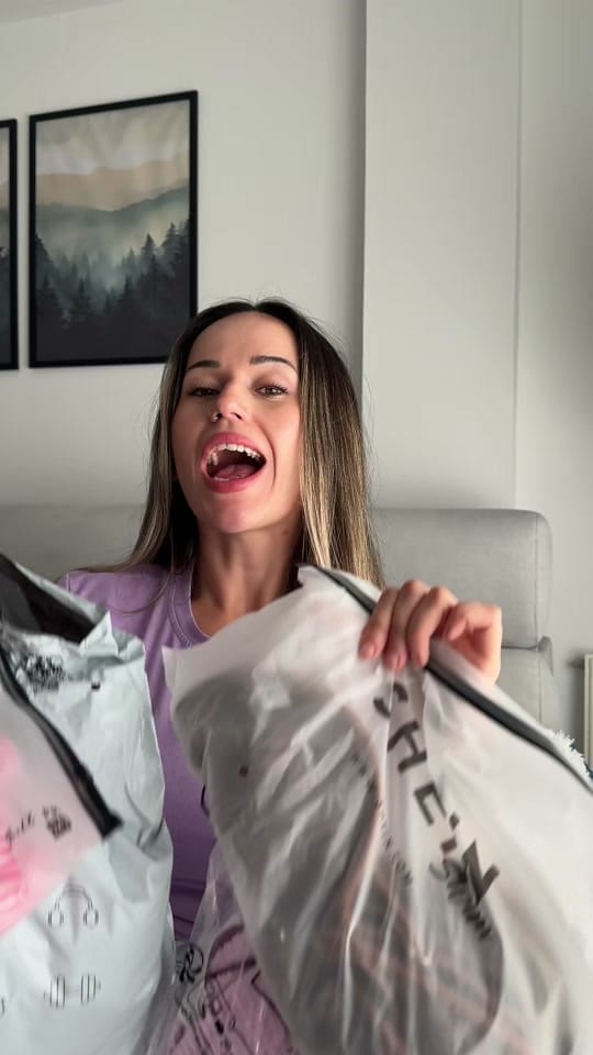 Post 5 by Sandraa G🐷 on TikTok (video)
