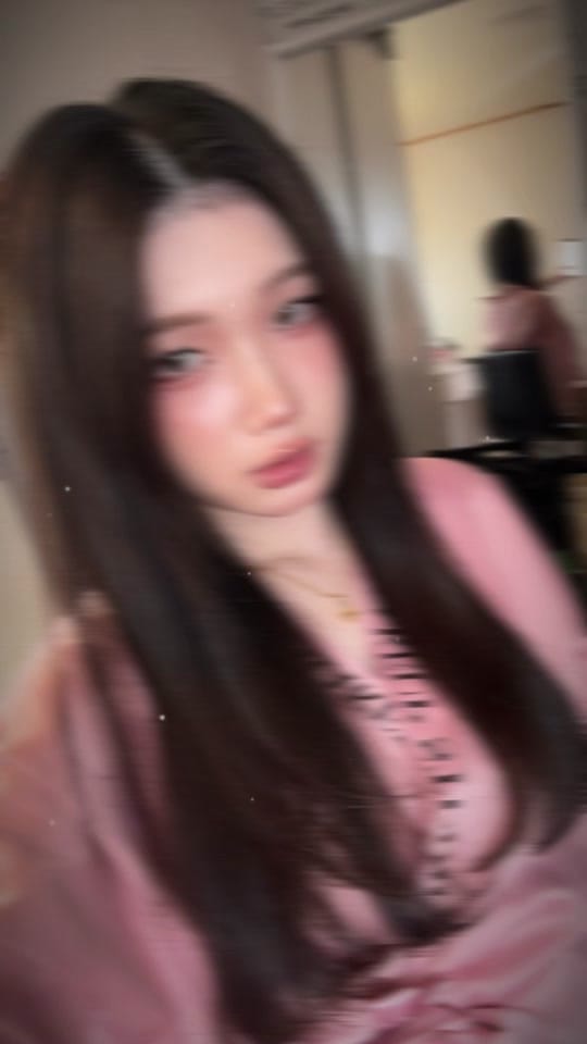 Post 2 by J I N N I E on TikTok (video)
