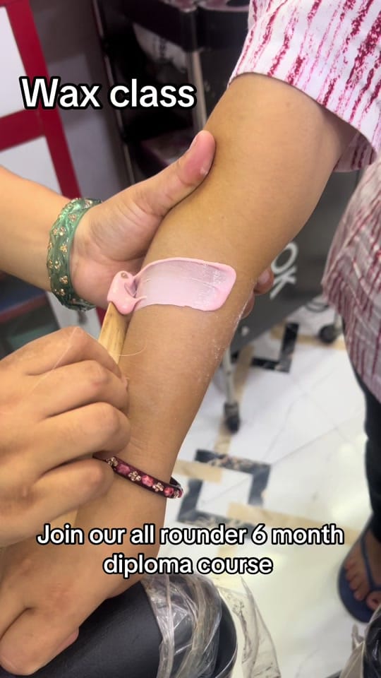 Post 3 by Lily beauty lounge on TikTok (video)