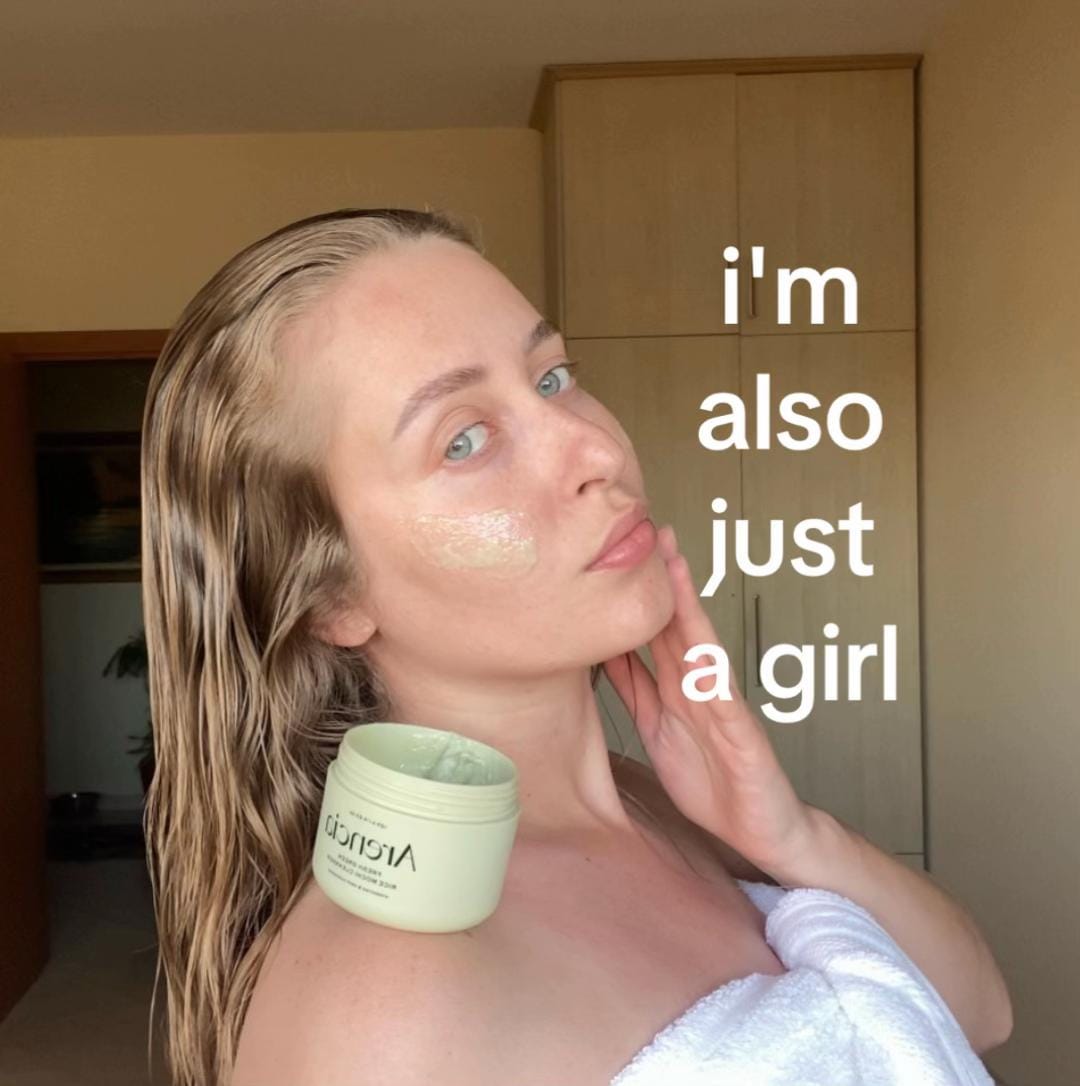 Post 4 by Alessia Salama on TikTok (video)