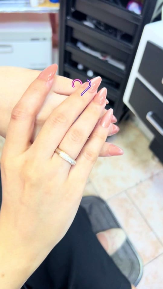 Post 8 by Al Enaiah Al Naema Saloon💅🏻 on TikTok (video)