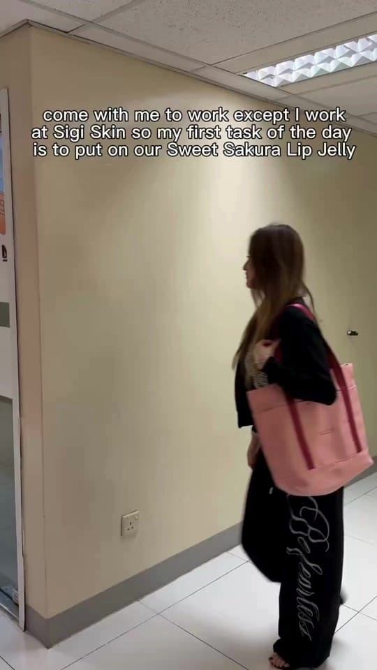 Post 2 by Sigi Skin on TikTok (video)