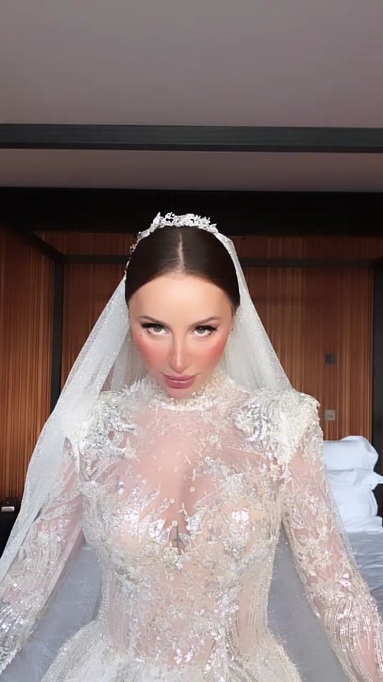 Post 10 by SONYA MIRO on TikTok (video)