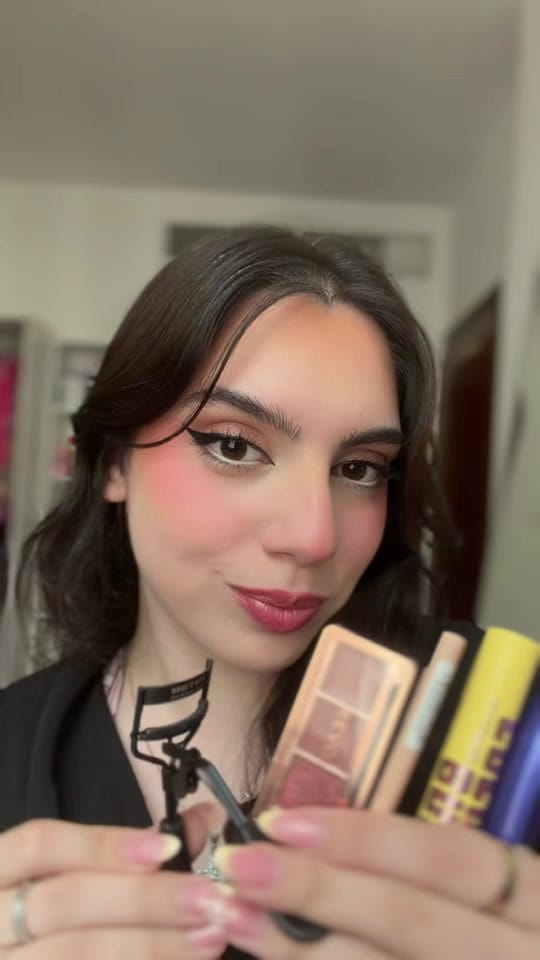 Post 6 by Nelly George on TikTok (video)