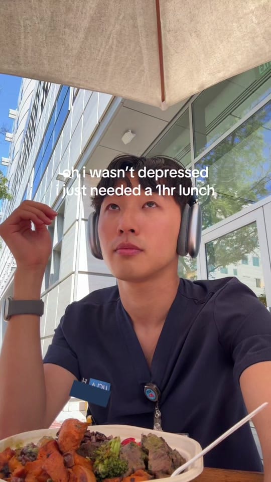 Post 1 by Seongmeen Kim on TikTok (video)