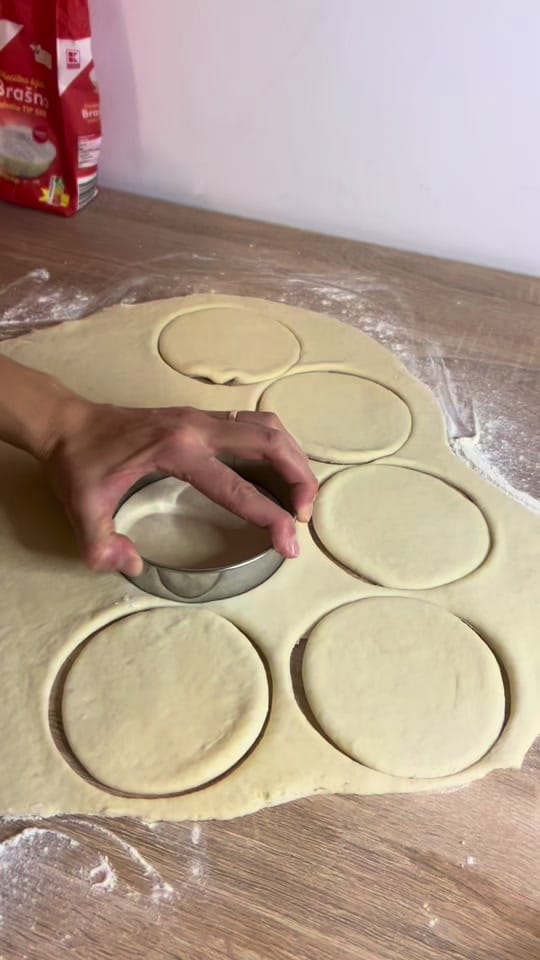 Post 5 by Nella Asanovic on TikTok (video)