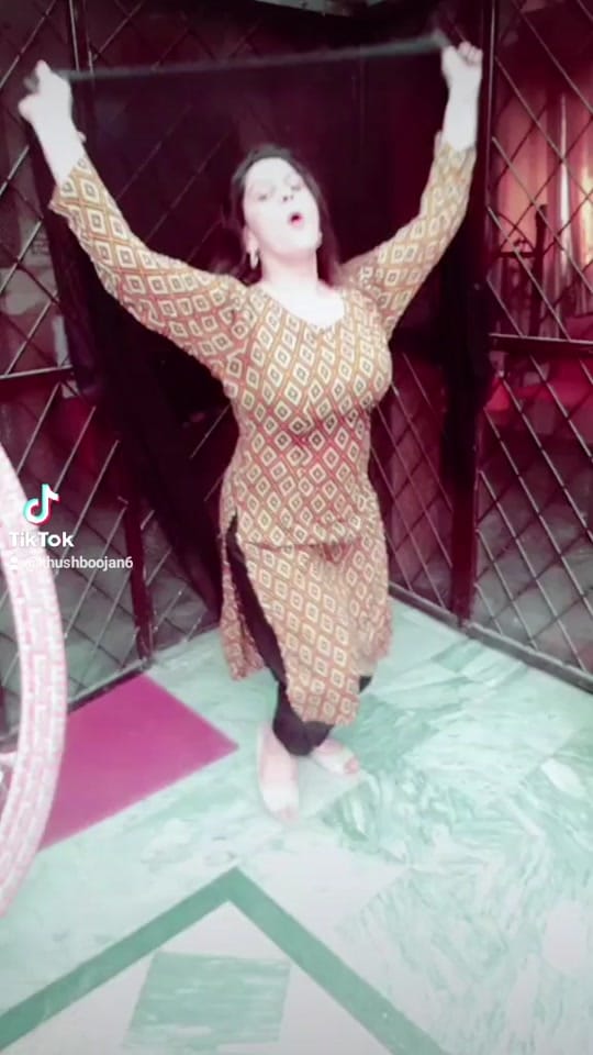 Post 5 by Khushboo Jan on TikTok (video)