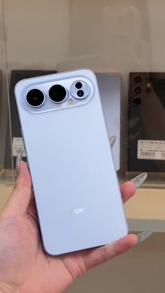 Post 5 by HOÀNG LÊ mobile-Biên Hoà 📱 on TikTok (video)